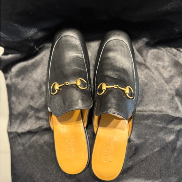 Gucci Black Leather Bit Loafers with Gold Hardware